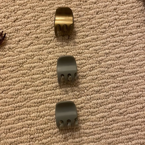 Assorted various size hair clips - Picture 2 of 5